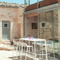 Chaise de bar Yard - En aluminium et sangles élastiques - Gamme Emu